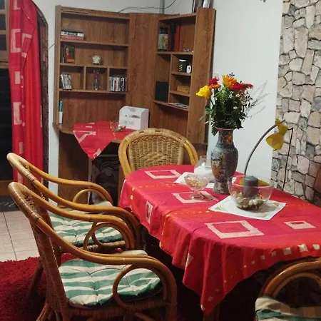 Appartement Samostatny Domecek
