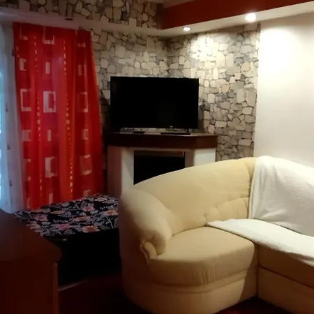 Apartment Samostatny Domecek Klasterec nad Ohri